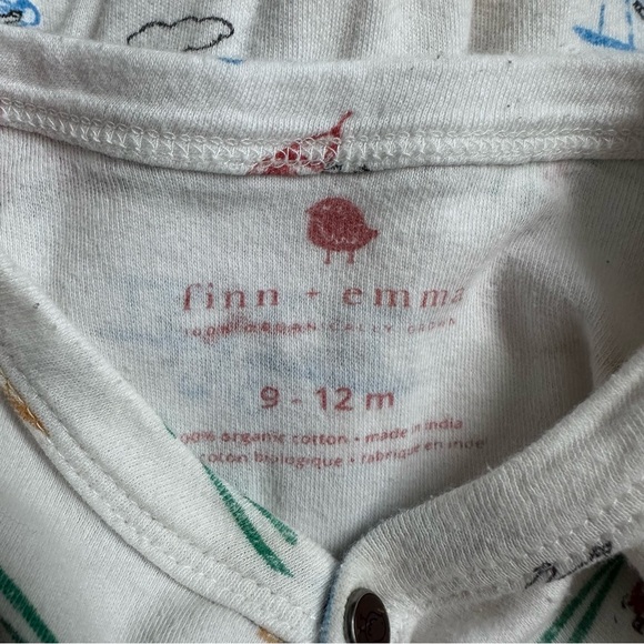 Finn + Emma | When Pigs Fly Front Button Footie | Size 9-12 months - Picture 6 of 6